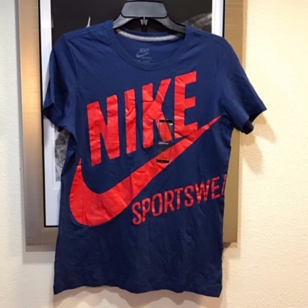 New Women’s Nike Slim Fit Tee